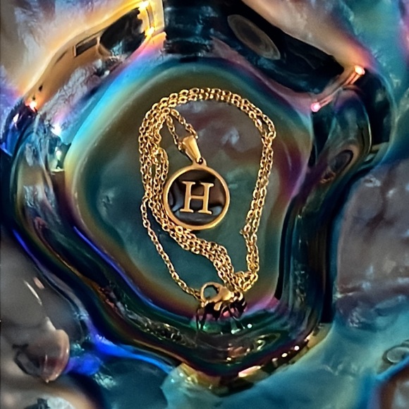 H Letter Necklace - Picture 4 of 4